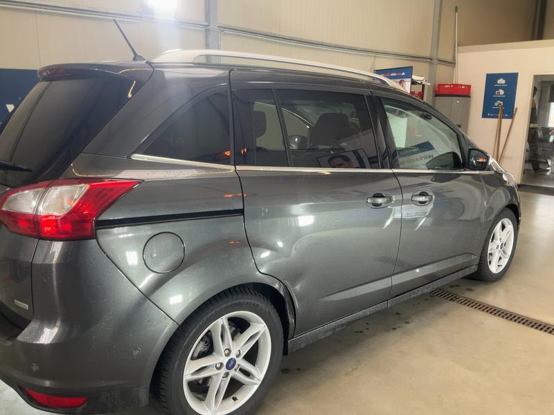 Ford Grand C-Max 1.0 EcoBoost Titanium 2018 – снимка 8