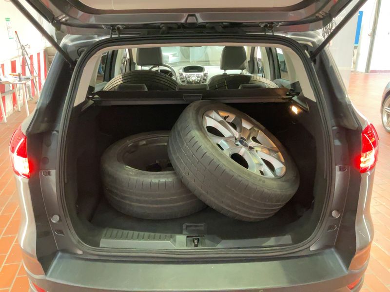 Ford Kuga 1.6 EcoBoost Titanium 2014 – снимка 16