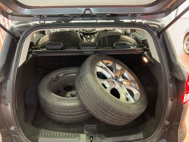 Ford Kuga 1.6 EcoBoost Titanium 2014 – снимка 15