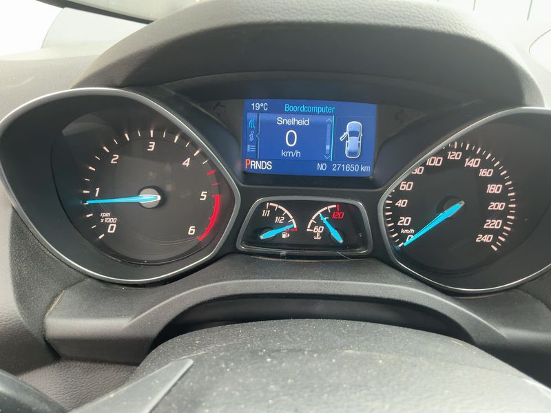Ford Kuga 2.0 TDCi Titanium 2014 – снимка 19