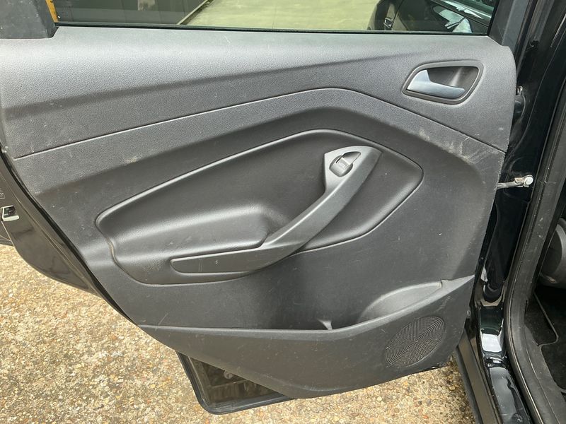 Ford Kuga 2.0 TDCi Titanium 2014 – снимка 36