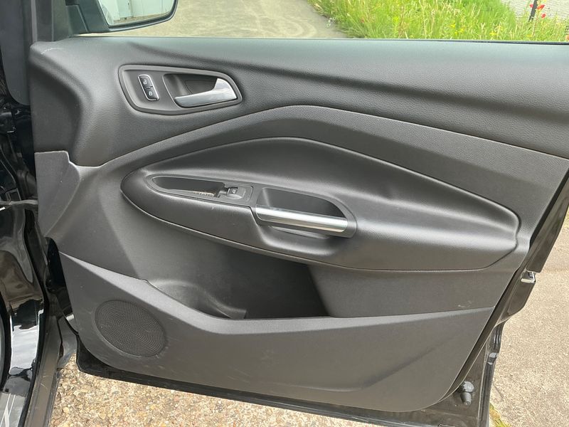 Ford Kuga 2.0 TDCi Titanium 2014 – снимка 28