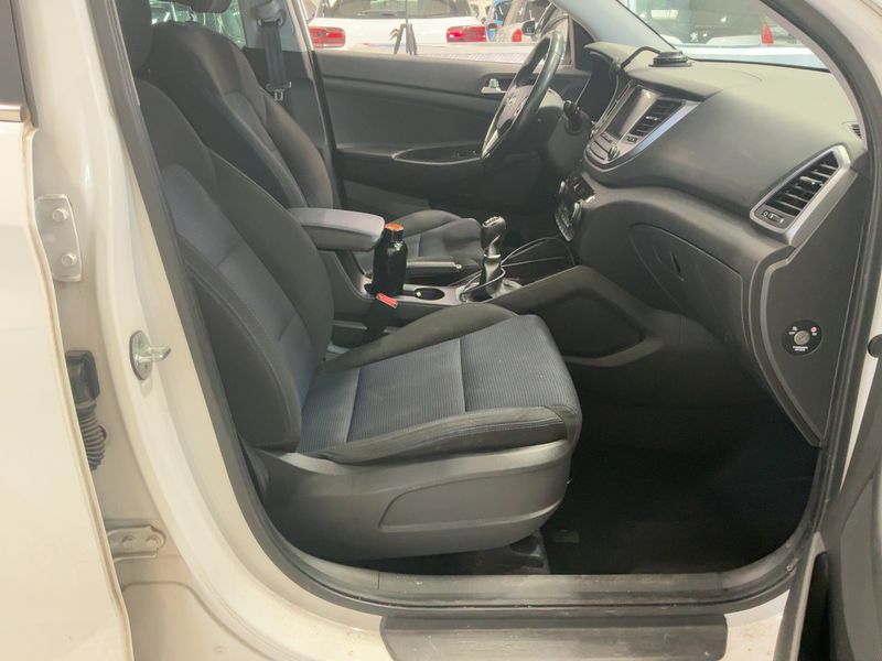 Hyundai Tucson 1.7 CRDi Business 2WD 2017 – снимка 16