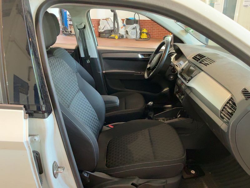 Skoda Fabia 1.2 TSI Drive 2017 – снимка 17