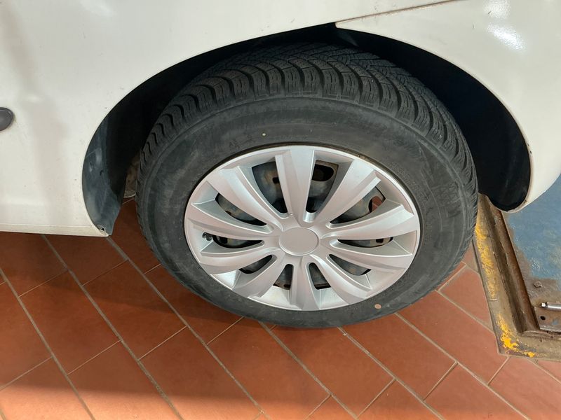 Volkswagen Fox 1.2 2011 – снимка на щета