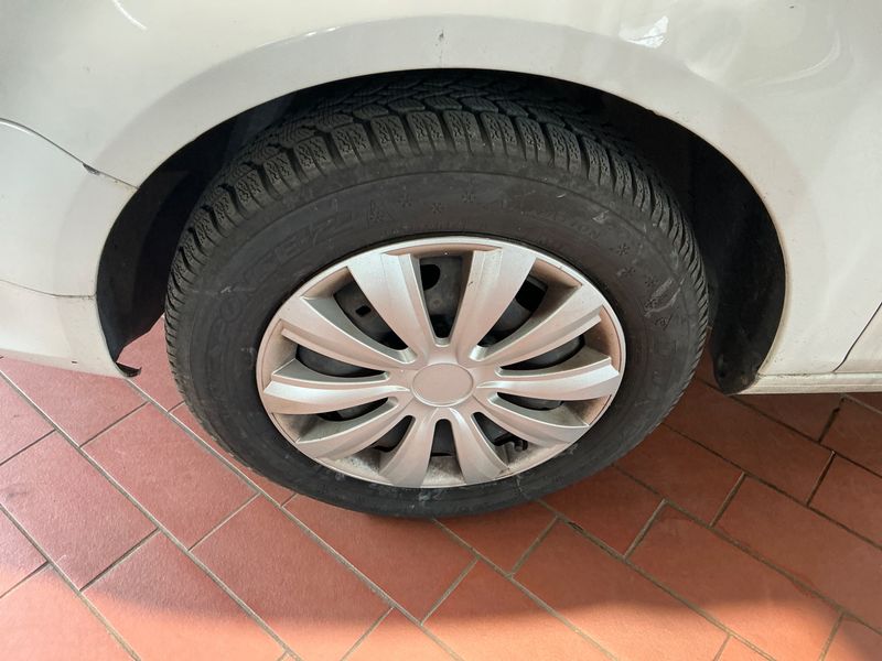 Volkswagen Fox 1.2 2011 – снимка на щета