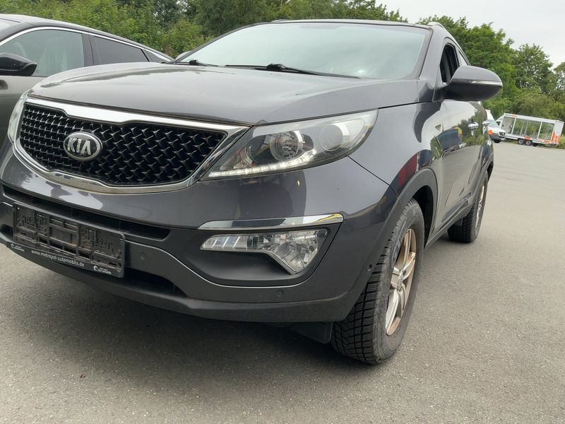 Kia Sportage 1.7 CRDi Dream Team 2WD 2015 – снимка 2