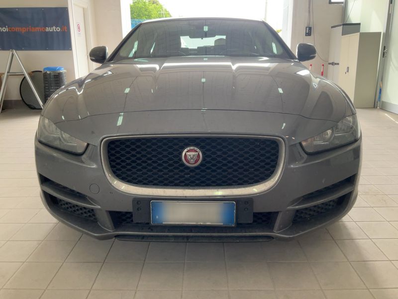 Jaguar XE 20d Prestige AWD 2018 – снимка 14