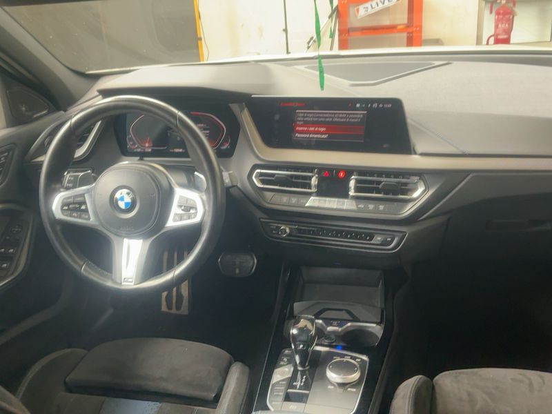 BMW 1er M135i xDrive 2019 – снимка 17