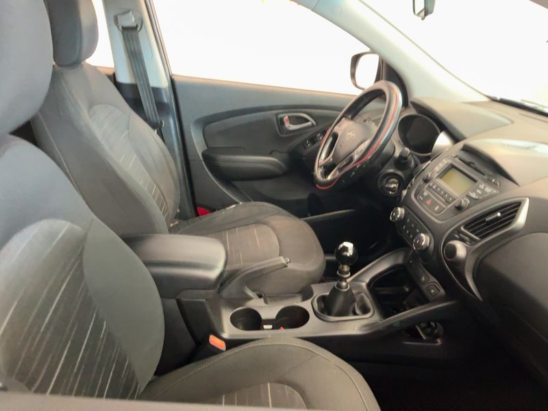 Hyundai ix35 1.6 Classic 2WD 2015 – снимка 17