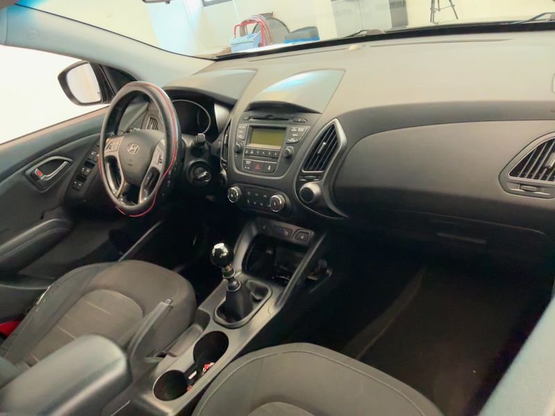 Hyundai ix35 1.6 Classic 2WD 2015 – снимка 18