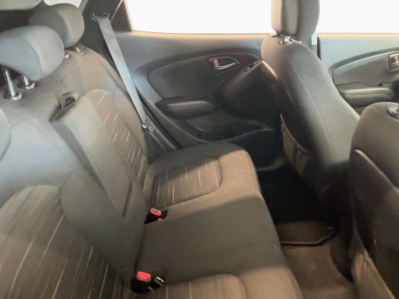 Hyundai ix35 1.6 Classic 2WD 2015 – снимка 20
