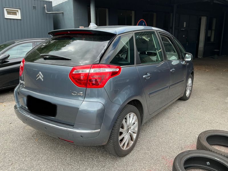 Citroen C4 Picasso 1.6 VTi Tendance 2010 – снимка 2