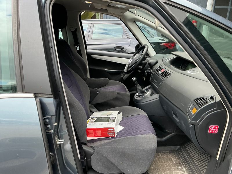 Citroen C4 Picasso 1.6 VTi Tendance 2010 – снимка 3