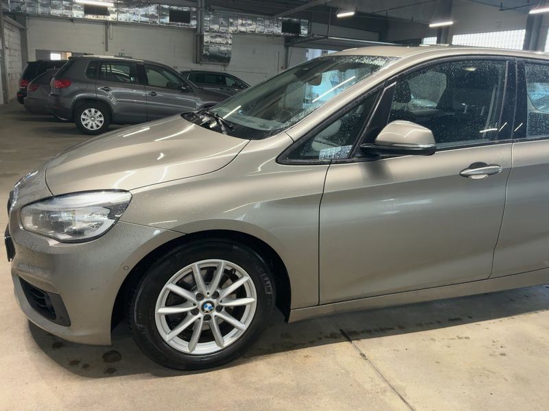 BMW 2er 218d Active Tourer Basis 2015 – снимка 2