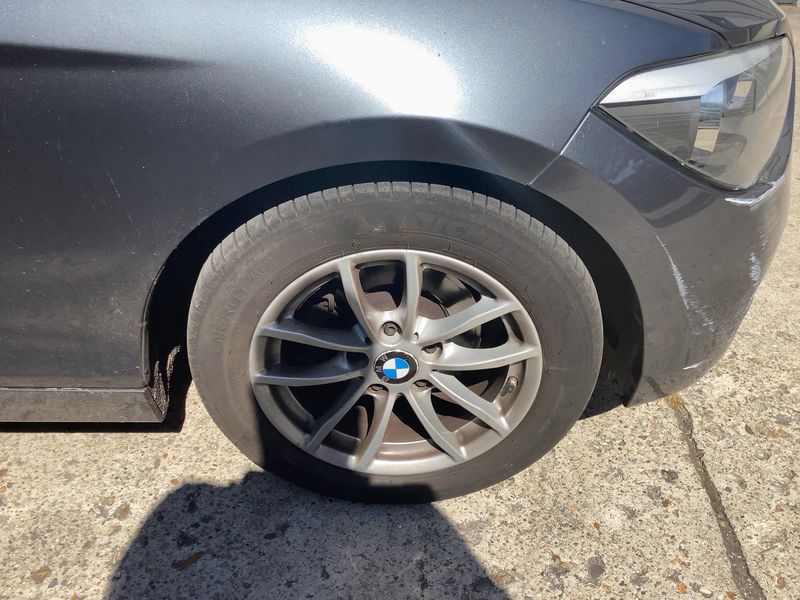 BMW 1er 116d EfficientDynamics Edition 2015 – снимка на щета 11