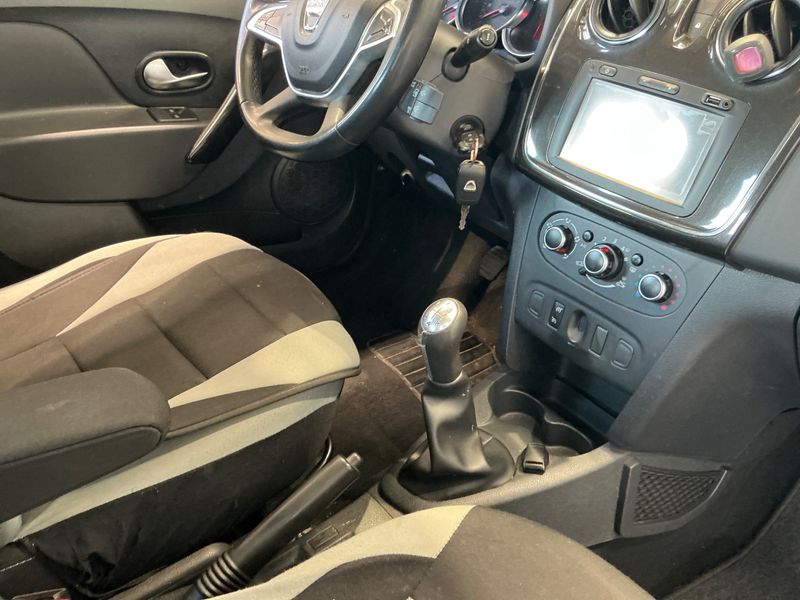 Dacia Sandero 1.0 SCe Comfort 2018 – снимка 27