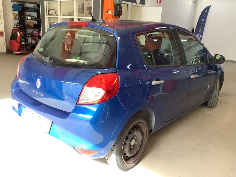 Renault Clio 1.2 E85 Expression 2009 – снимка 2