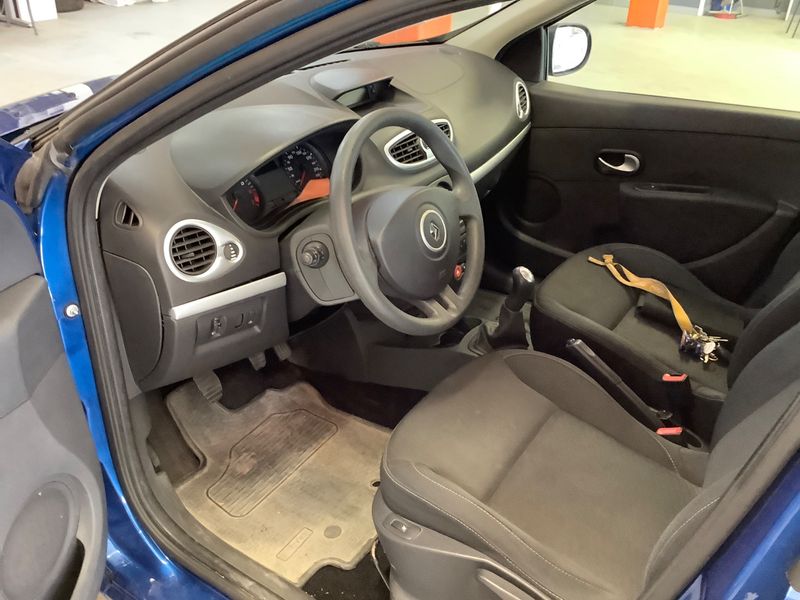 Renault Clio 1.2 E85 Expression 2009 – снимка 3