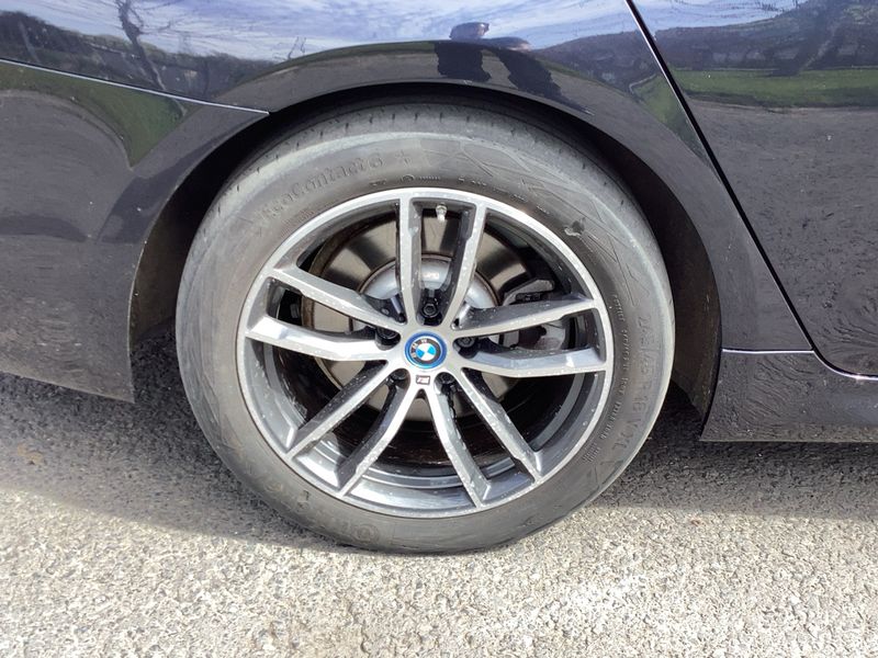 BMW 5er 530e M Sport 2022 – снимка 9