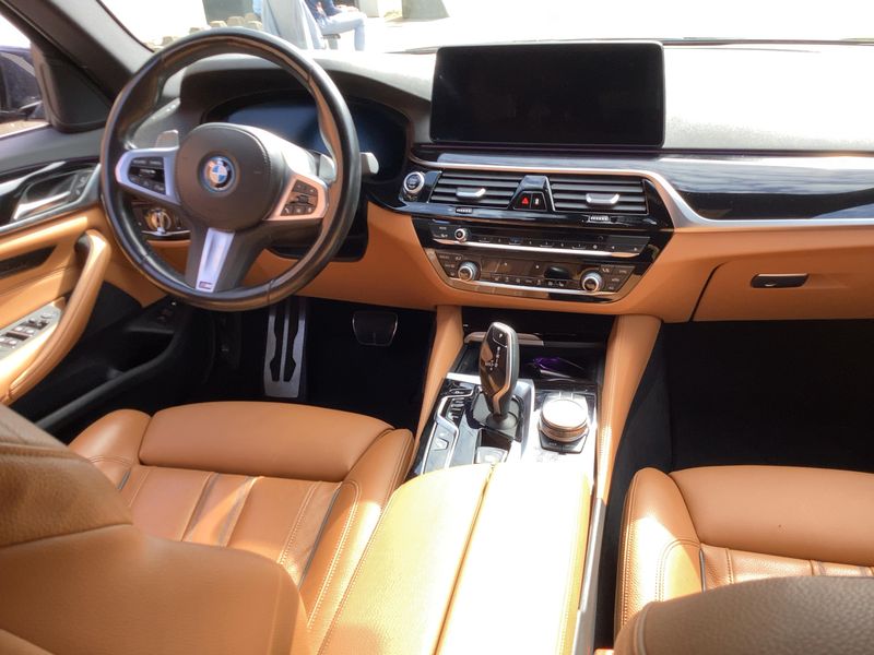 BMW 5er 530e M Sport 2022 – снимка 17