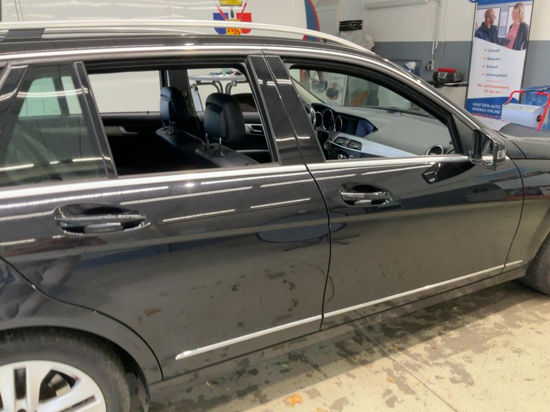 Mercedes-Benz C-Klasse C 220 CDI T BlueEfficiency Avantgarde 2012 – снимка 10
