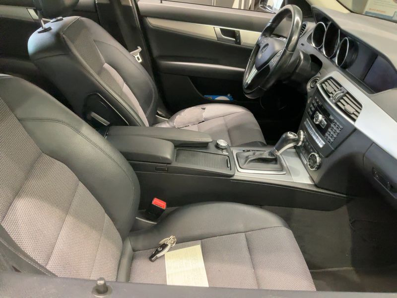 Mercedes-Benz C-Klasse C 220 CDI T BlueEfficiency Avantgarde 2012 – снимка 16