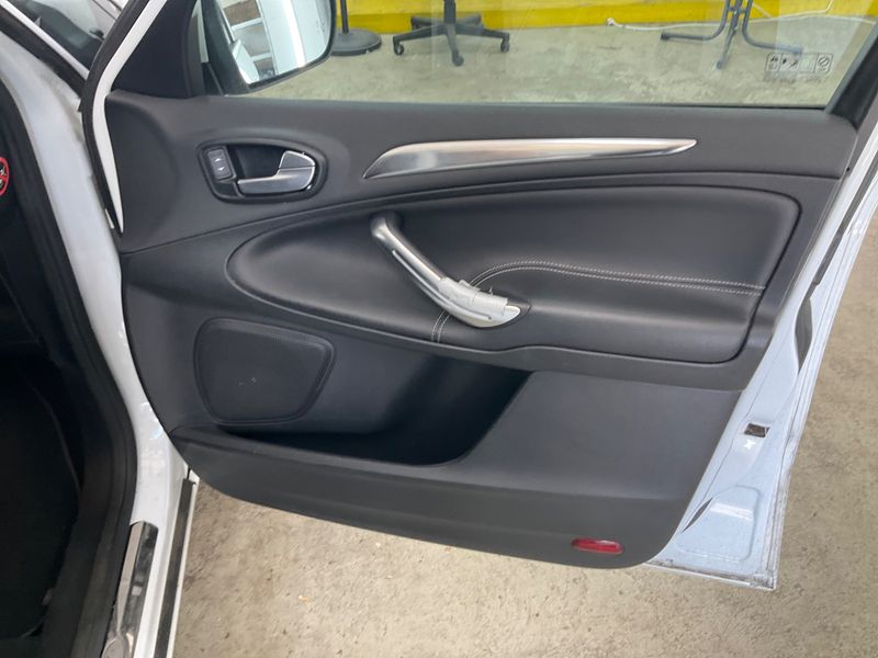 Ford S-Max 2.2 TDCi Titanium 2012 – снимка 44
