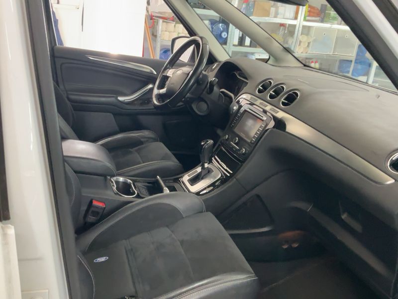 Ford S-Max 2.2 TDCi Titanium 2012 – снимка 17