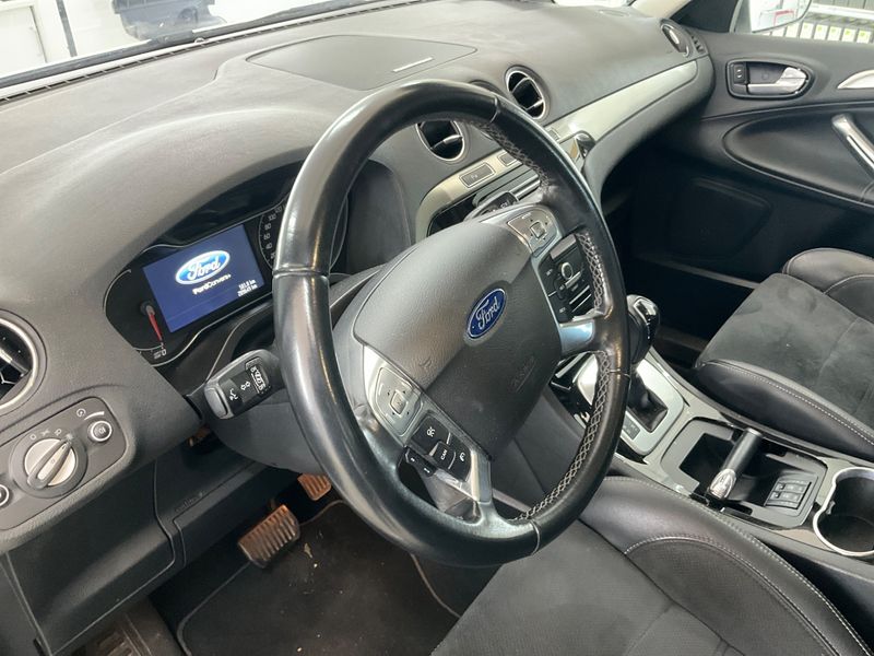 Ford S-Max 2.2 TDCi Titanium 2012 – снимка 38