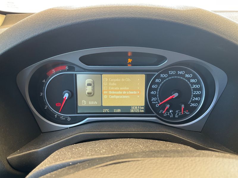 Ford Mondeo 2.0 TDCi Titanium 2010 – снимка 4