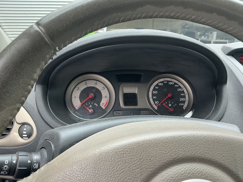 Renault Clio 1.2 Privilege 2006 – снимка 4
