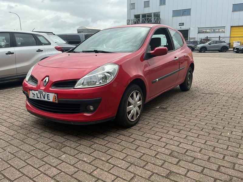 Renault Clio 1.2 Privilege 2006 – снимка 1