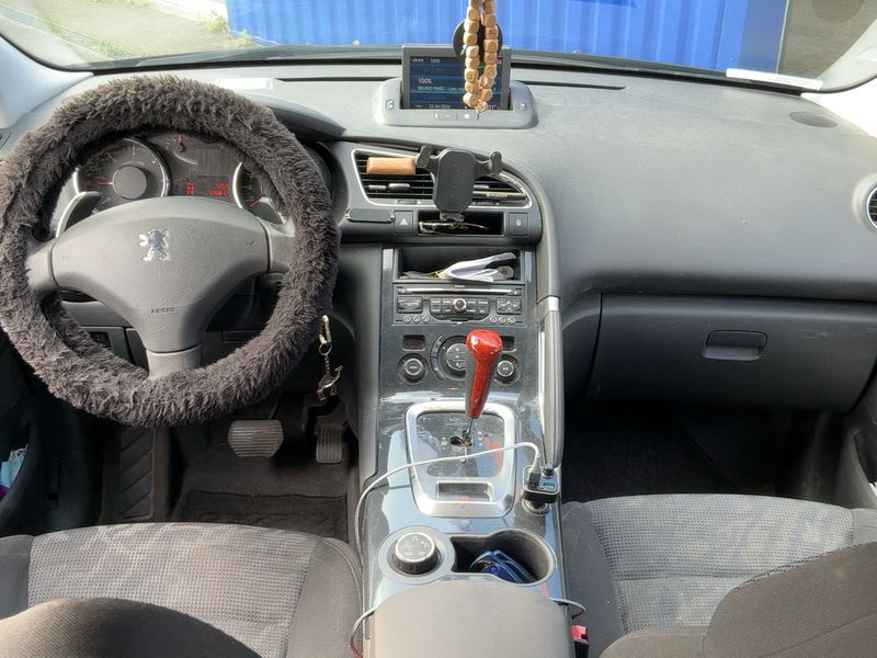 Peugeot 3008 1.6 HDi Allure 2012 – снимка 17
