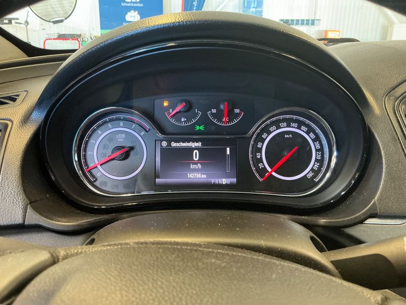 Opel Insignia Sports Tourer 1.6 SIDI Turbo Edition 2016 – снимка 18