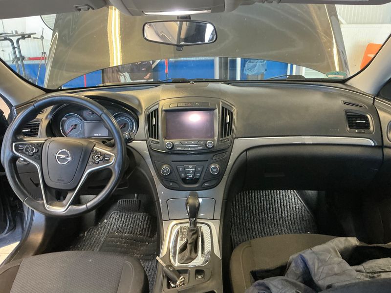 Opel Insignia Sports Tourer 1.6 SIDI Turbo Edition 2016 – снимка 17