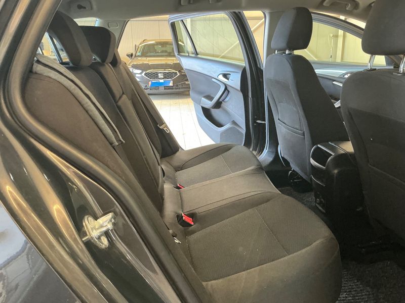Opel Insignia Sports Tourer 1.6 SIDI Turbo Edition 2016 – снимка 19