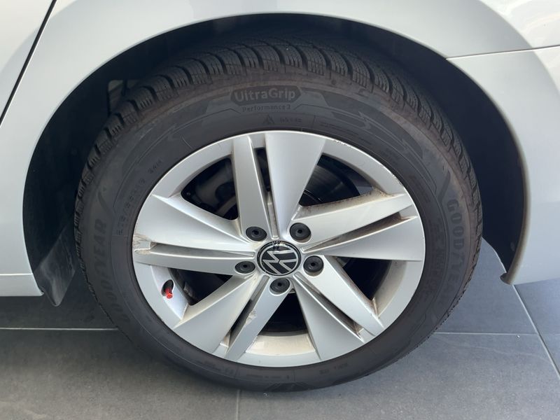 Volkswagen Golf VIII 2.0 TDI Life 2021 – снимка 5
