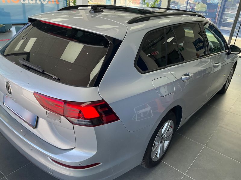 Volkswagen Golf VIII 2.0 TDI Life 2021 – снимка 8