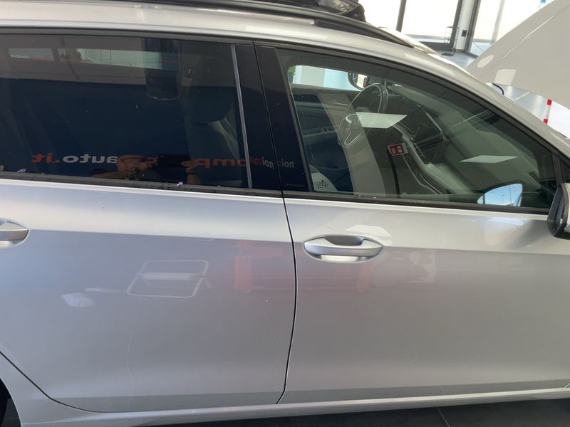 Volkswagen Golf VIII 2.0 TDI Life 2021 – снимка 10