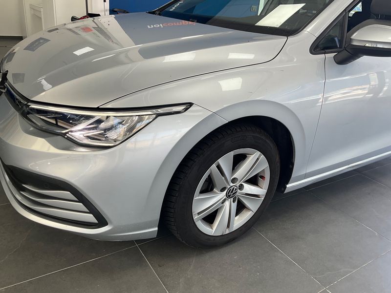 Volkswagen Golf VIII 2.0 TDI Life 2021 – снимка 2