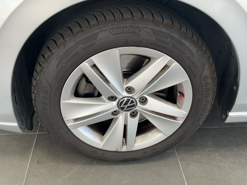 Volkswagen Golf VIII 2.0 TDI Life 2021 – снимка 3