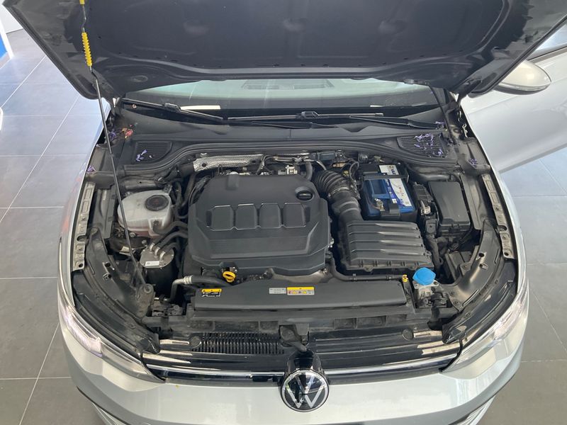 Volkswagen Golf VIII 2.0 TDI Life 2021 – снимка 23