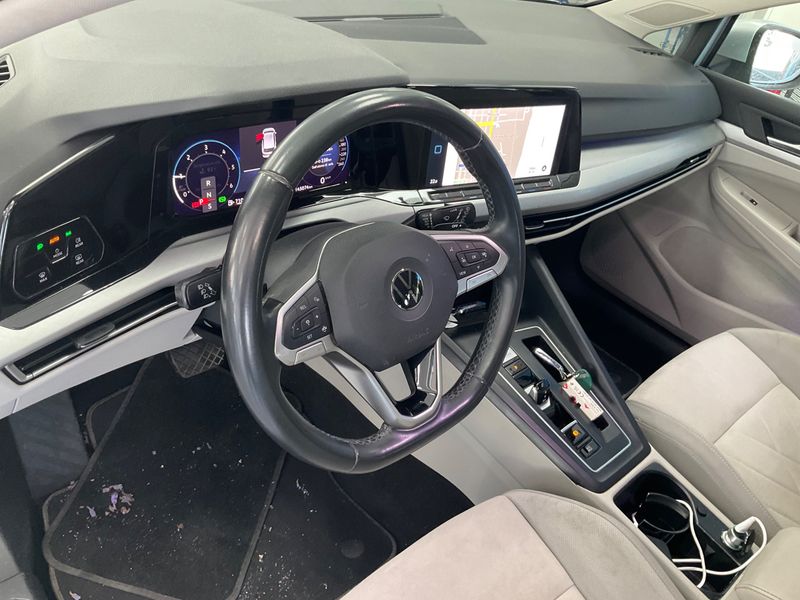 Volkswagen Golf VIII 2.0 TDI Life 2021 – снимка 27