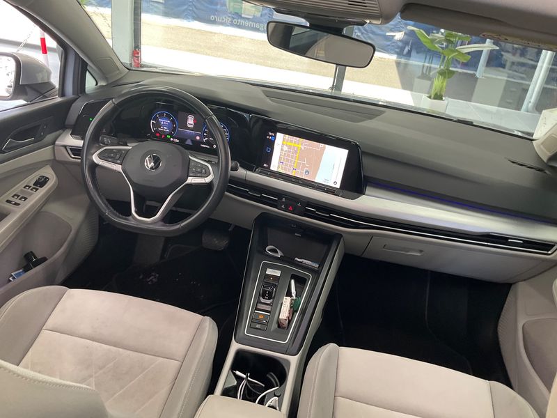 Volkswagen Golf VIII 2.0 TDI Life 2021 – снимка 17
