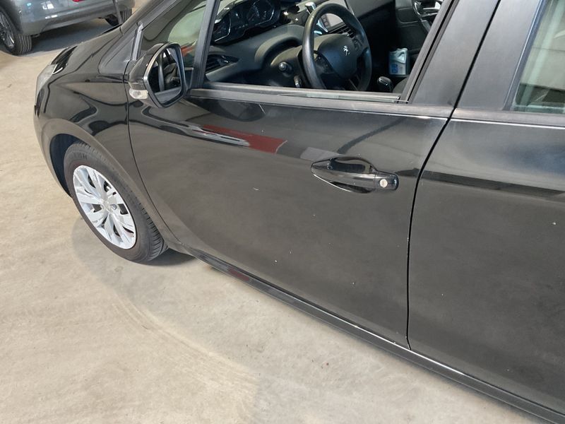 Peugeot 208 1.4 HDi Active 2015 – снимка 27
