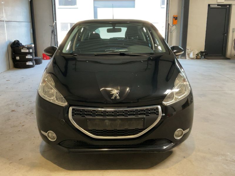 Peugeot 208 1.4 HDi Active 2015 – снимка 14