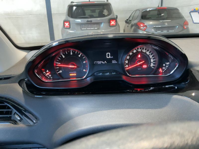 Peugeot 208 1.4 HDi Active 2015 – снимка 18