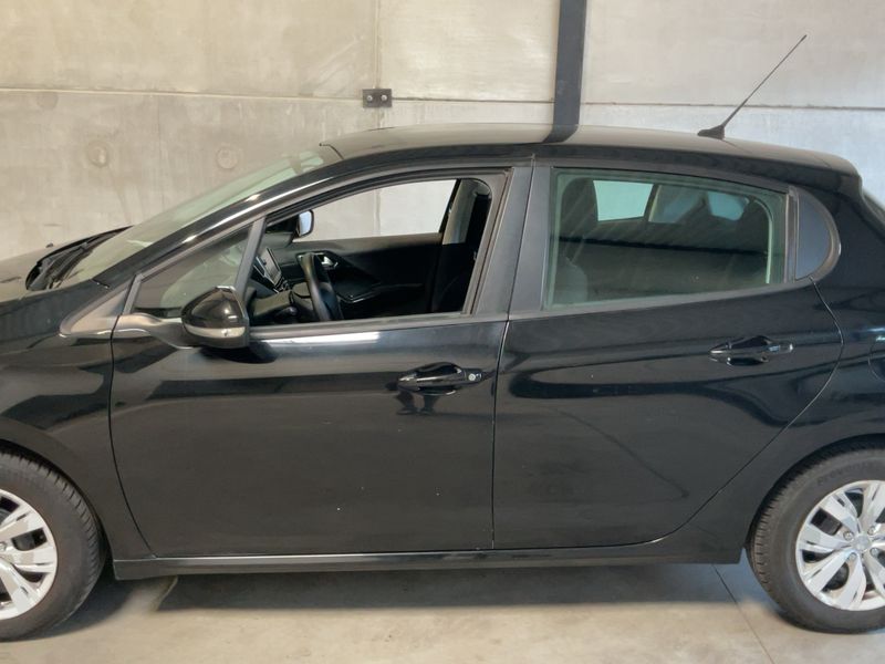 Peugeot 208 1.4 HDi Active 2015 – снимка 4