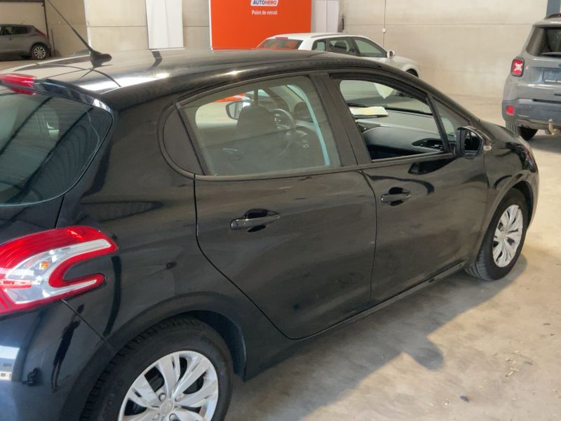 Peugeot 208 1.4 HDi Active 2015 – снимка 8